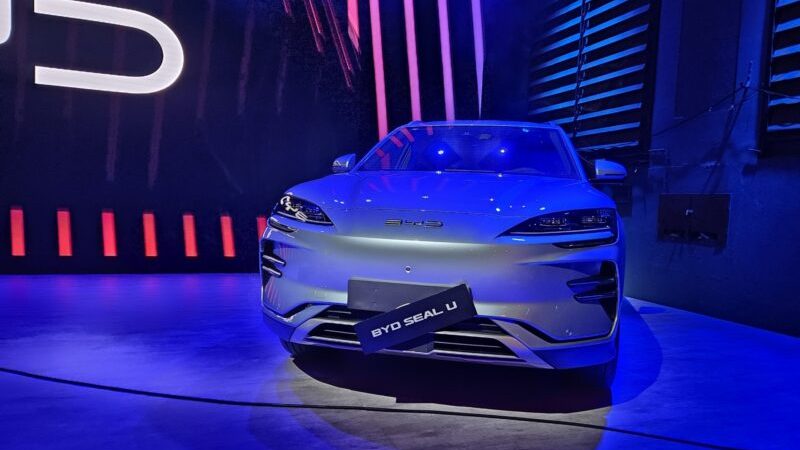 BYD Group quarterly sales decline for the first time since 2020 as its main competitor rises 96%