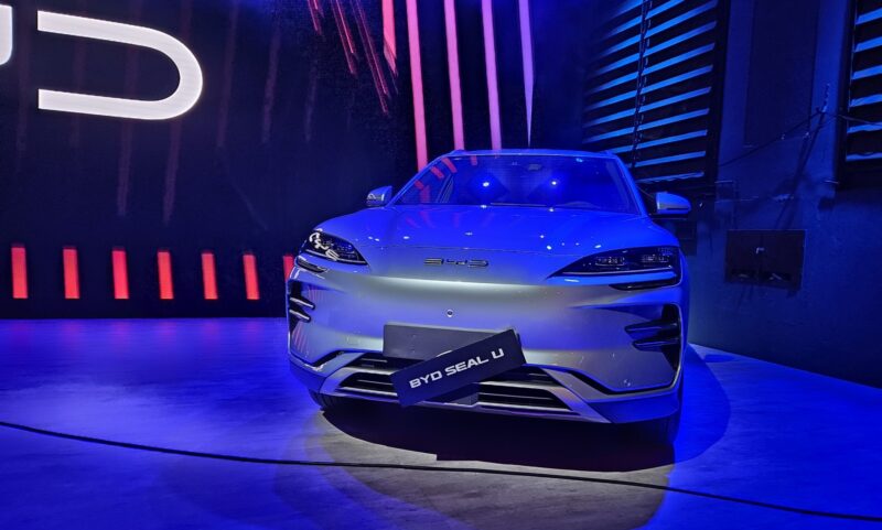 BYD Group quarterly sales decline for the first time since 2020 as its main competitor rises 96%