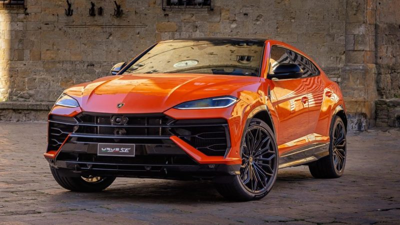 Lamborghini Urus SE recalled due to fire risk