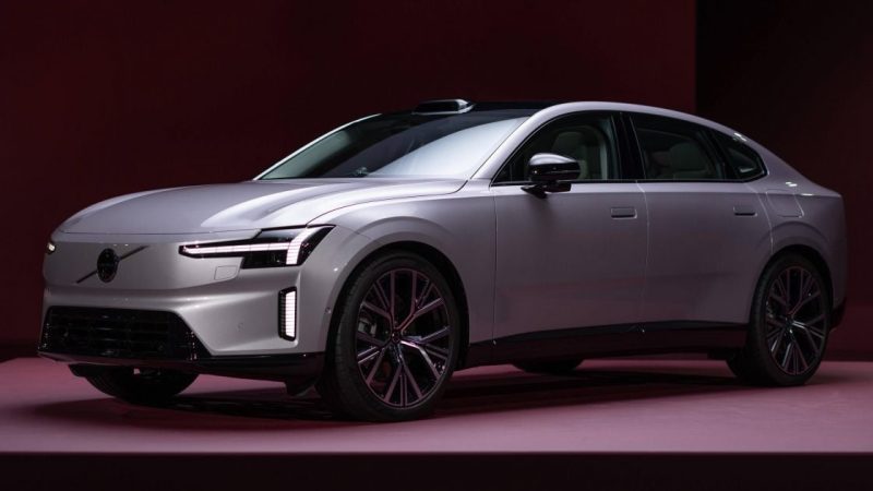 Volvo calls the end of the SUV craze