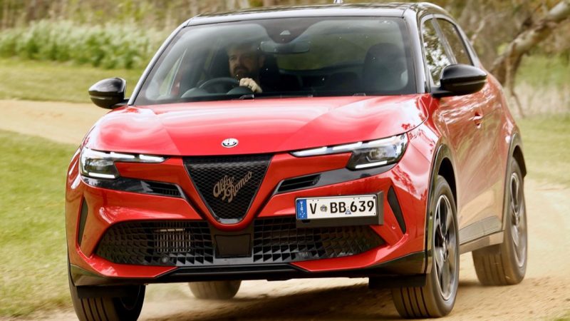 2026 Alfa Romeo Junior Ibrida review