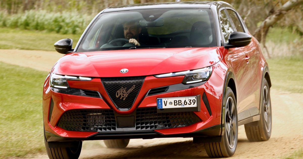 2026 Alfa Romeo Junior Ibrida review