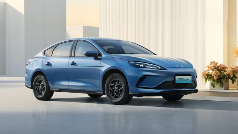 2026 BYD Seal 05 DM-i with 2,000 km range enters market at 11,200 USD