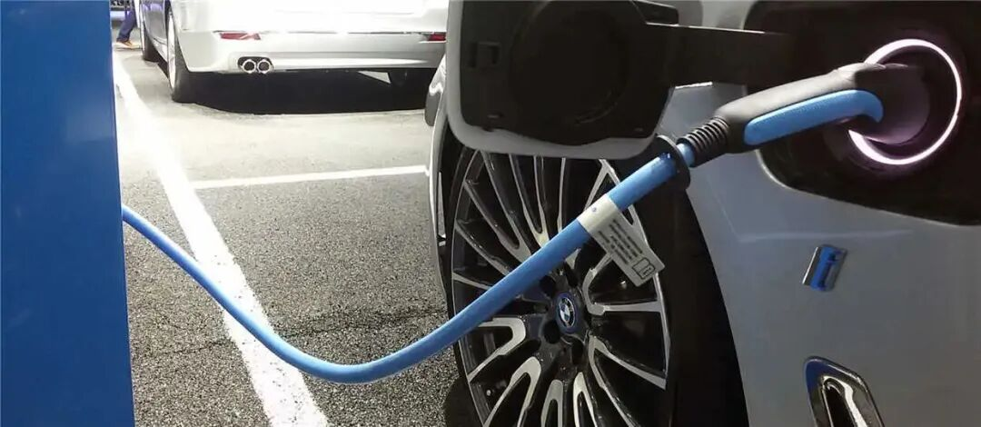 PHEV must exceed 100 km electric range