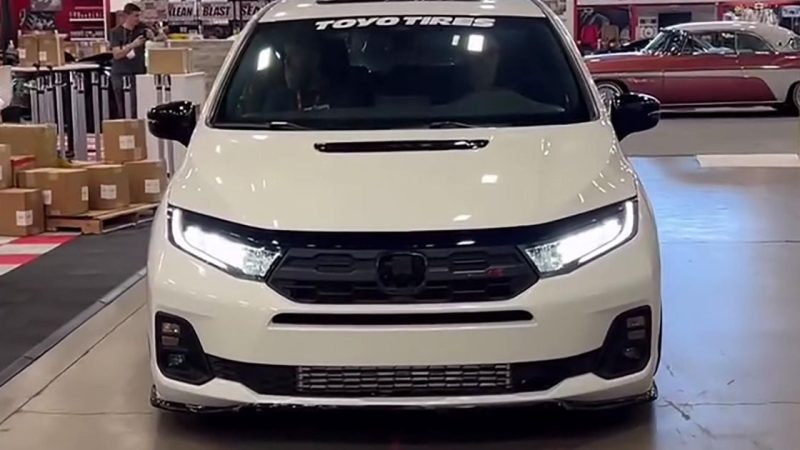 Honda Odyssey Type R: MPV with hot hatch heart revealed at SEMA