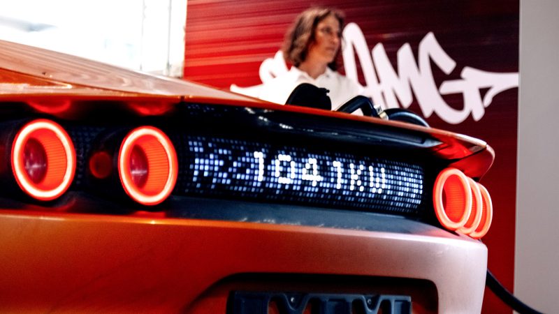 Canadians Still Aren’t Buying The Government’s EV Mandate