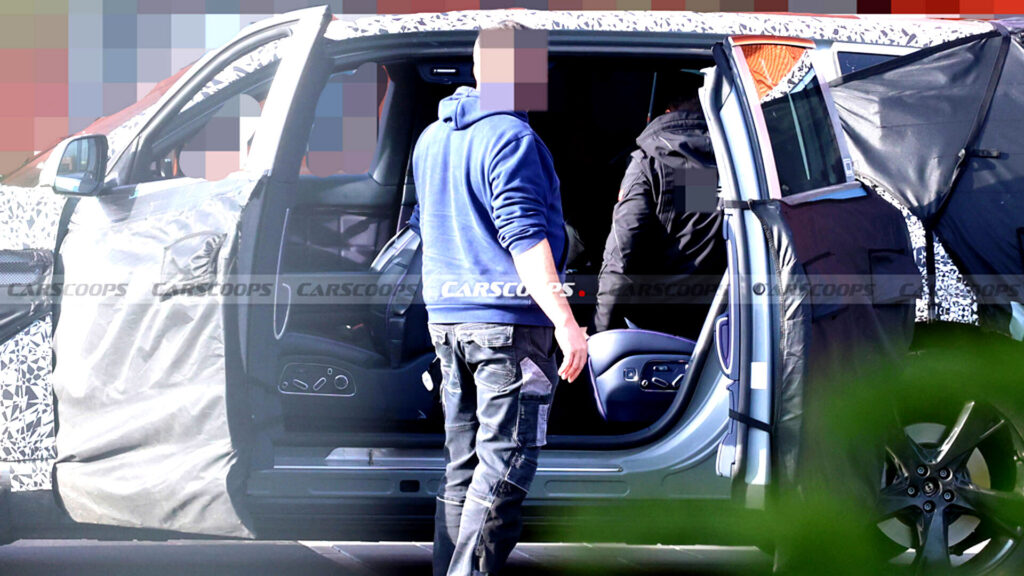 New Genesis GV90 Swings Open Its Massive Rolls-Royce-Style Coach Doors