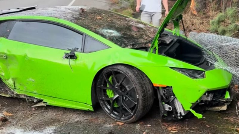 A YouTuber’s Twin-Turbo Huracan Met A Tree And The Tree Won