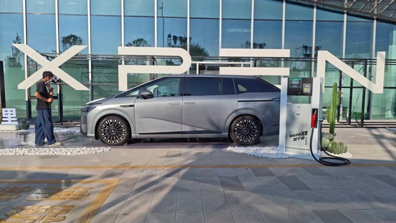Xpeng X9 extended-range MPV launched at 2025 Auto Guangzhou eve, priced from 43,400 USD