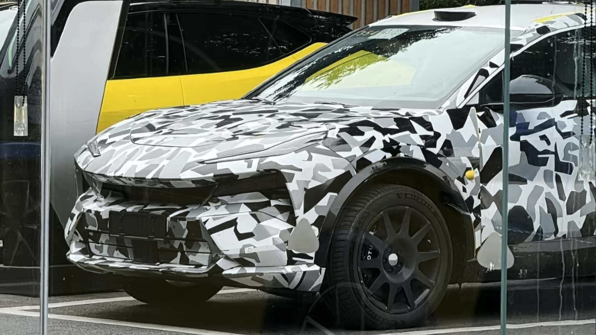 Lotus Eletre PHEV to debut in China in January 2026